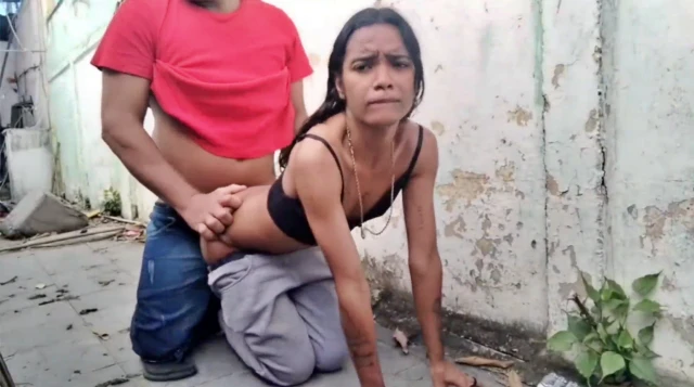 Sexo equivocado con mi hijastra y afuera